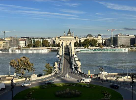 水里的城市AI 生成的内容可能不正确。