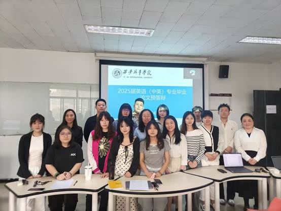 一群人站在桌子边AI 生成的内容可能不正确。