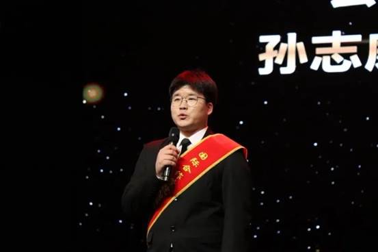 b2c5ff0be555f5836a4864f40fc699a9ad95f52f