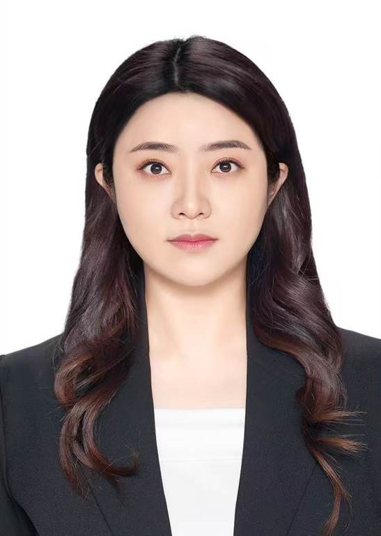 长发的人 AI 生成的内容可能不正确。