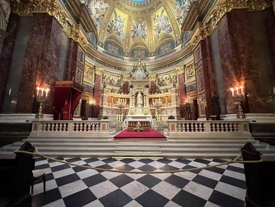 建筑的摆设布局AI 生成的内容可能不正确。